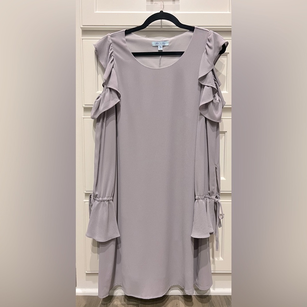 Stylish Ruffle Sleeve Dress in Light Gray/Lavender